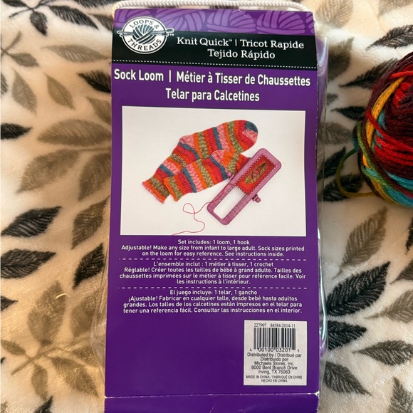 Knit Quick Sock Loom with Multicolor Yarn Set - Picture 4 of 6